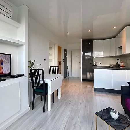 Sasi - Cozy Apartment For 6 People In Centre Varşova Dış mekan fotoğraf