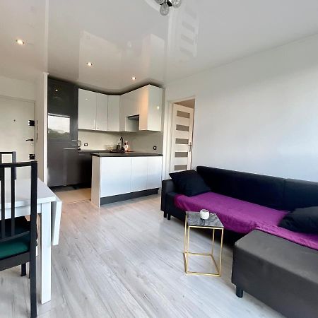 Sasi - Cozy Apartment For 6 People In Centre Varşova Dış mekan fotoğraf