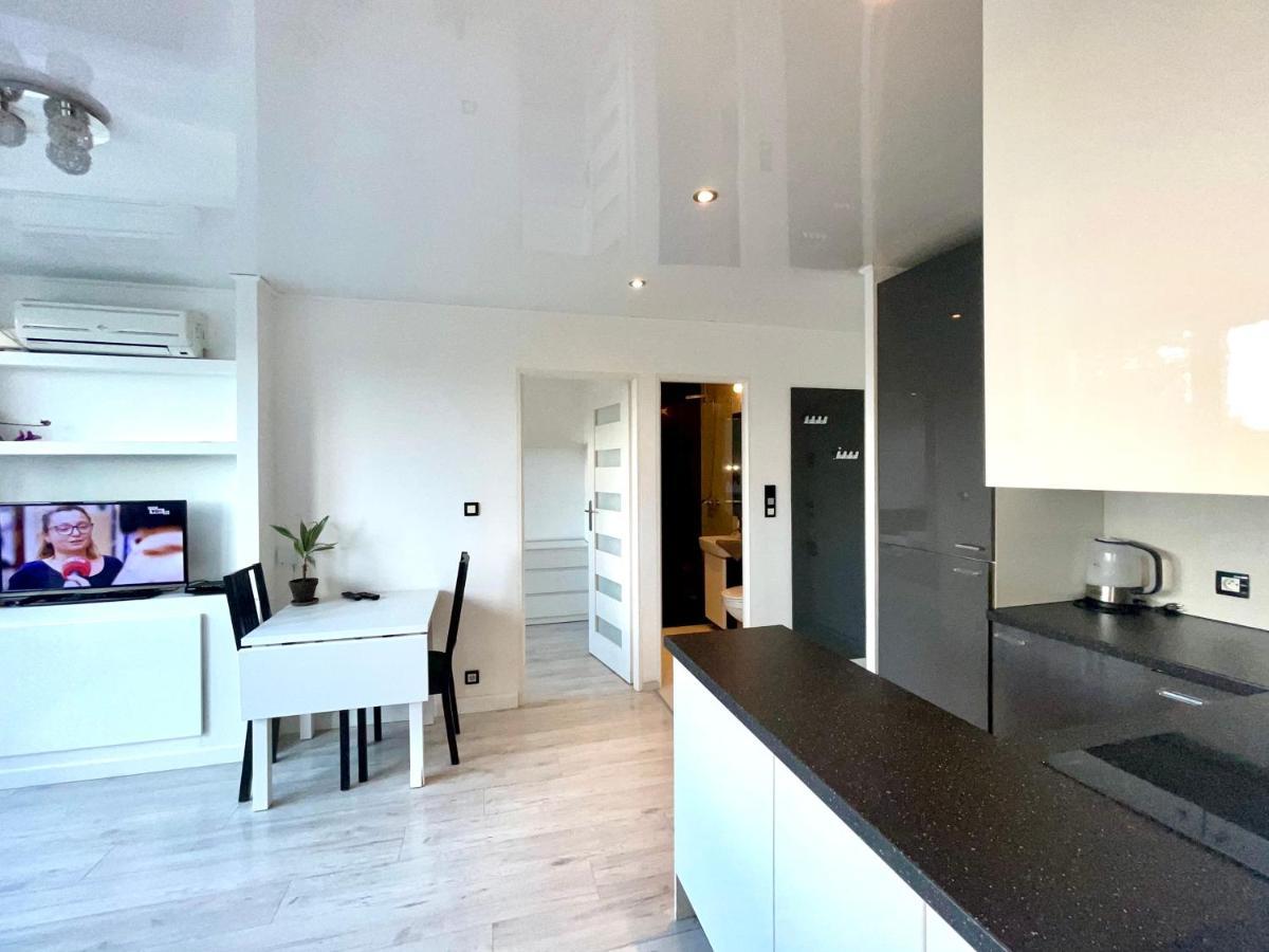 Sasi - Cozy Apartment For 6 People In Centre Varşova Dış mekan fotoğraf