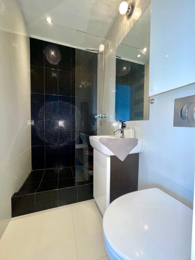 Sasi - Cozy Apartment For 6 People In Centre Varşova Dış mekan fotoğraf